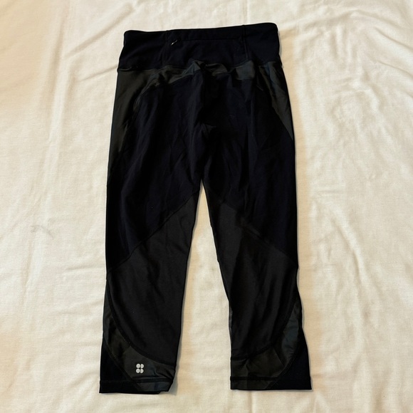 Sweaty Betty Small The Power Black Crop Leggings w/ Mesh Detail - Picture 3 of 9